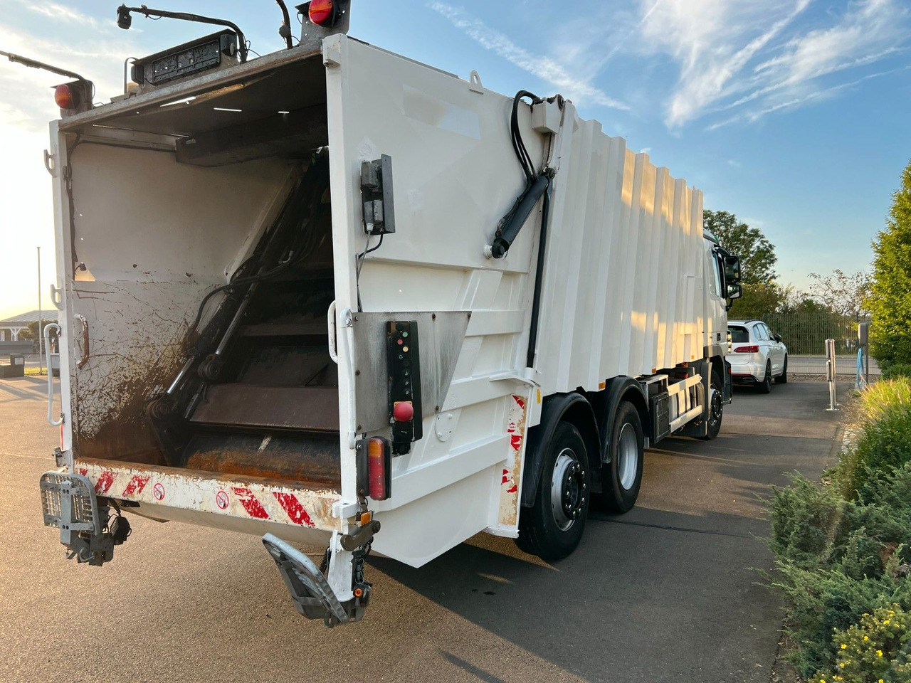 Mercedes-Benz Actros 2532 6x2 MP3 Faun Power Press 524 - Benne à ordures ménagères: photos 3 Mercedes-Benz Actros 2532 6x2 MP3 Faun Power Press 524 - Benne à ordures ménagères: photos 3