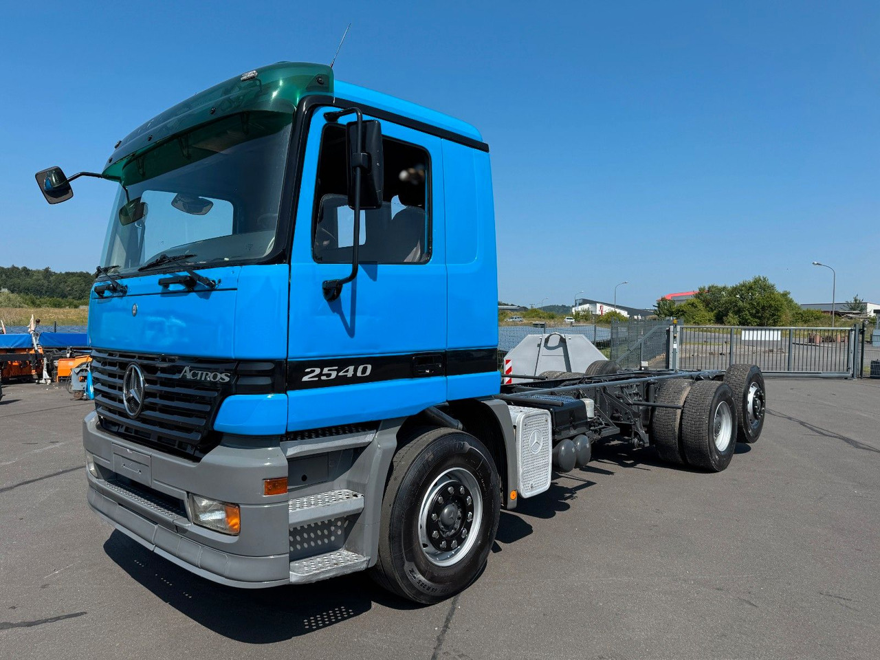 Mercedes-Benz Actros 2540 6x2 Kupplung Klima Hydraulikpumpe - Châssis cabine: photos 1 Mercedes-Benz Actros 2540 6x2 Kupplung Klima Hydraulikpumpe - Châssis cabine: photos 1