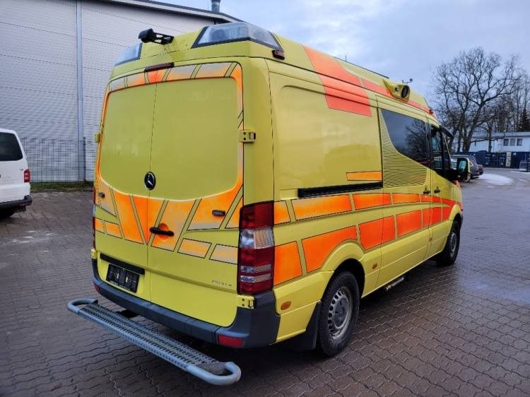 MERCEDES – BENZ SPRINTER 2.2D AMBULANCE (PROFILE) KLIMA 11.2014 EURO 5 - Ambulance: photos 4 MERCEDES – BENZ SPRINTER 2.2D AMBULANCE (PROFILE) KLIMA 11.2014 EURO 5 - Ambulance: photos 4