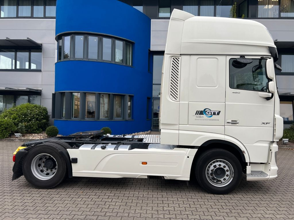 DAF XF 480 FT SSC, Abbiegeass., Standklima, Retarder - Tracteur routier: photos 2 DAF XF 480 FT SSC, Abbiegeass., Standklima, Retarder - Tracteur routier: photos 2