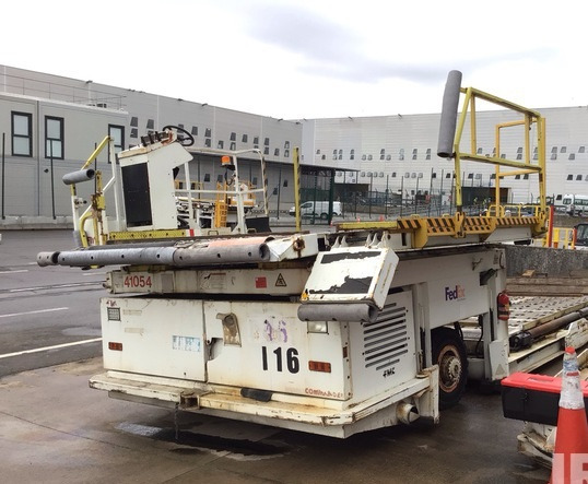 FMC loader Commander 15 Universal Main Deck - Chargeur de fret: photos 1 FMC loader Commander 15 Universal Main Deck - Chargeur de fret: photos 1