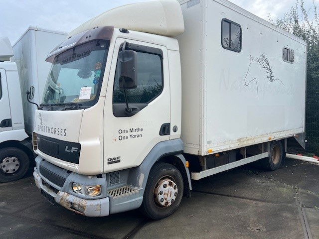 DAF LF 180 FA45.180 LF - Camion fourgon: photos 1 DAF LF 180 FA45.180 LF - Camion fourgon: photos 1