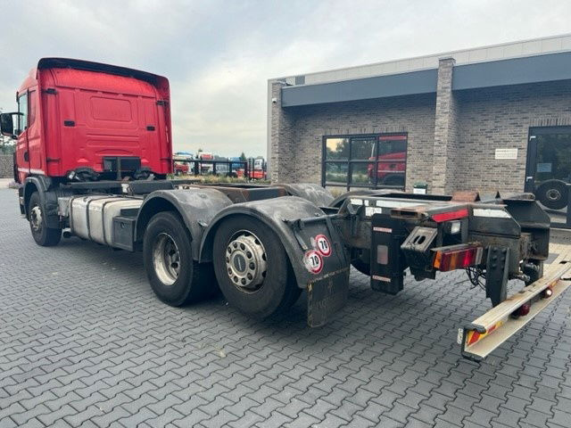 Scania R124-420 .420 6x2 - Châssis cabine: photos 4 Scania R124-420 .420 6x2 - Châssis cabine: photos 4