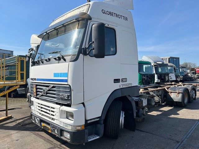 Volvo FH 12.380 FH12.380 6x2 - Châssis cabine: photos 1 Volvo FH 12.380 FH12.380 6x2 - Châssis cabine: photos 1