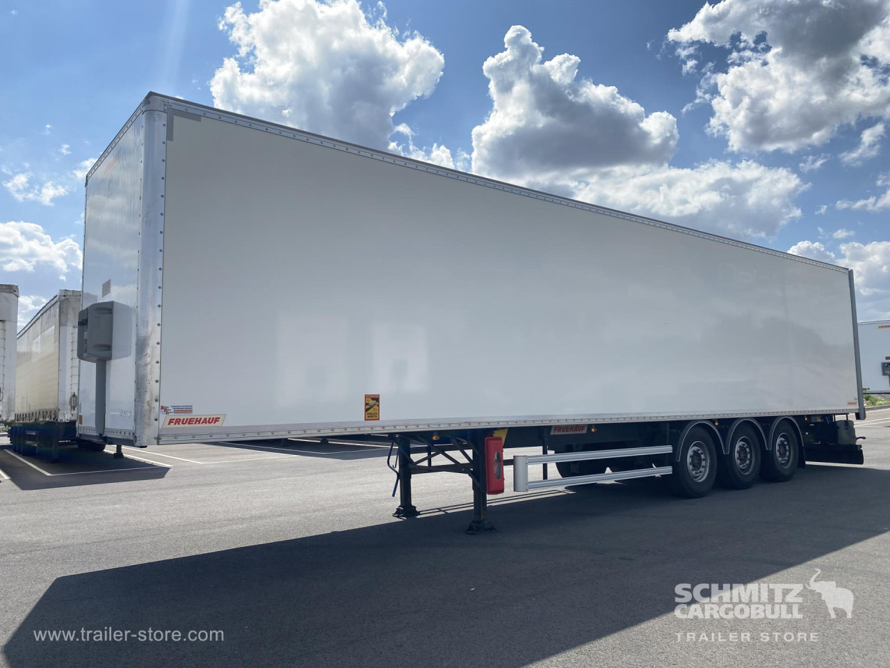 FRUEHAUF Dryfreight Standard Roller shutter door - Semi-remorque fourgon: photos 1 FRUEHAUF Dryfreight Standard Roller shutter door - Semi-remorque fourgon: photos 1