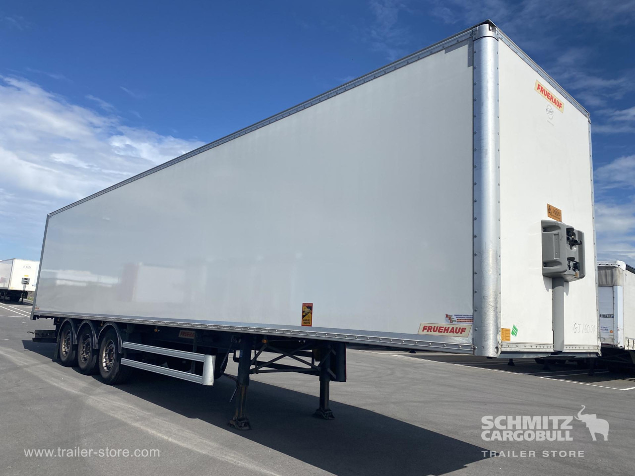 FRUEHAUF Dryfreight Standard Roller shutter door - Semi-remorque fourgon: photos 1 FRUEHAUF Dryfreight Standard Roller shutter door - Semi-remorque fourgon: photos 1