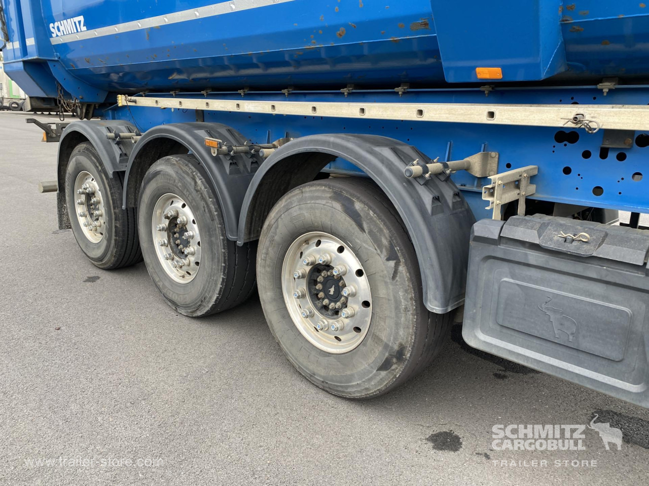 SCHMITZ Tipper Steel half pipe body 46m³ - Semi-remorque benne: photos 2 SCHMITZ Tipper Steel half pipe body 46m³ - Semi-remorque benne: photos 2