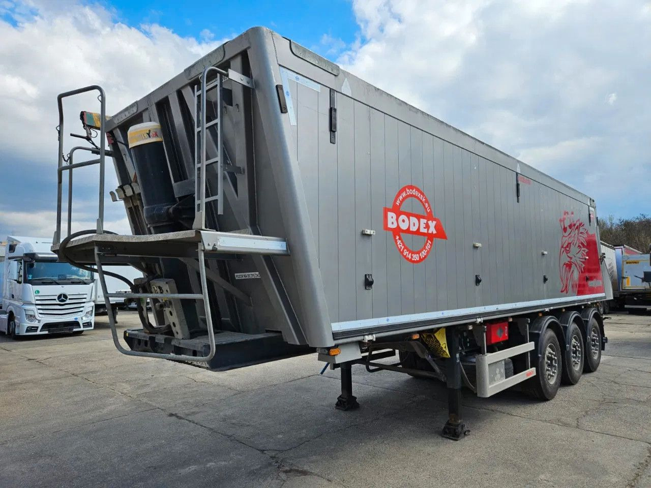 Bodex KIS3B - Semi-remorque benne: photos 1 Bodex KIS3B - Semi-remorque benne: photos 1