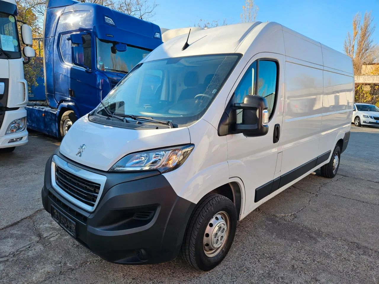 Peugeot Boxer Box 2.2 Premium FT 350 L3H2 Camera 2 units - Fourgon grand volume: photos 1 Peugeot Boxer Box 2.2 Premium FT 350 L3H2 Camera 2 units - Fourgon grand volume: photos 1