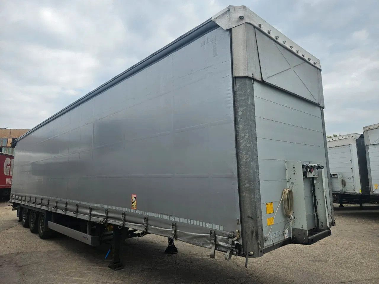 Schmitz Cargobull SCB S3T VARIOS 2 units! Lifting Axle A&C, XL Cod - Semi-remorque rideaux coulissants: photos 2 Schmitz Cargobull SCB S3T VARIOS 2 units! Lifting Axle A&C, XL Cod - Semi-remorque rideaux coulissants: photos 2
