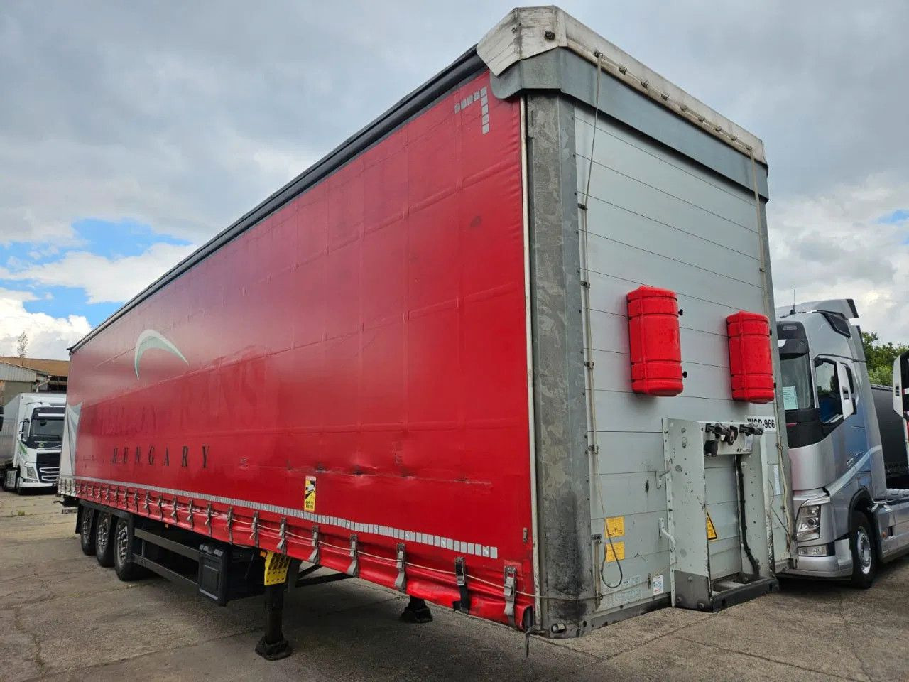 Schmitz Cargobull SCB S3T 60 unis in stock! 6 New tires, Alloy w. - Semi-remorque: photos 2 Schmitz Cargobull SCB S3T 60 unis in stock! 6 New tires, Alloy w. - Semi-remorque: photos 2