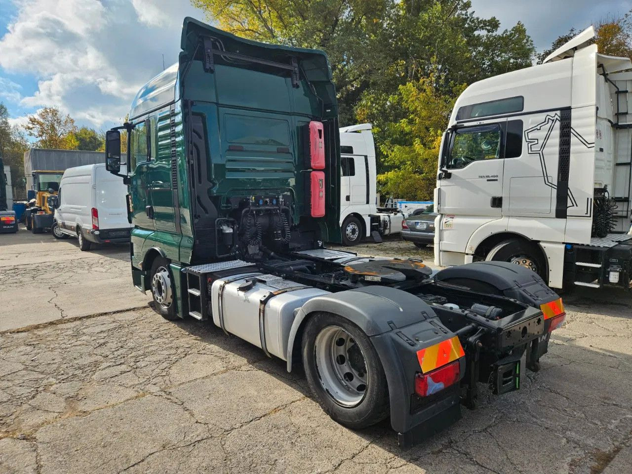 MAN TGX 18.470 XLX-Mega-Retarder-Standklima 4 units - Tracteur routier: photos 3 MAN TGX 18.470 XLX-Mega-Retarder-Standklima 4 units - Tracteur routier: photos 3