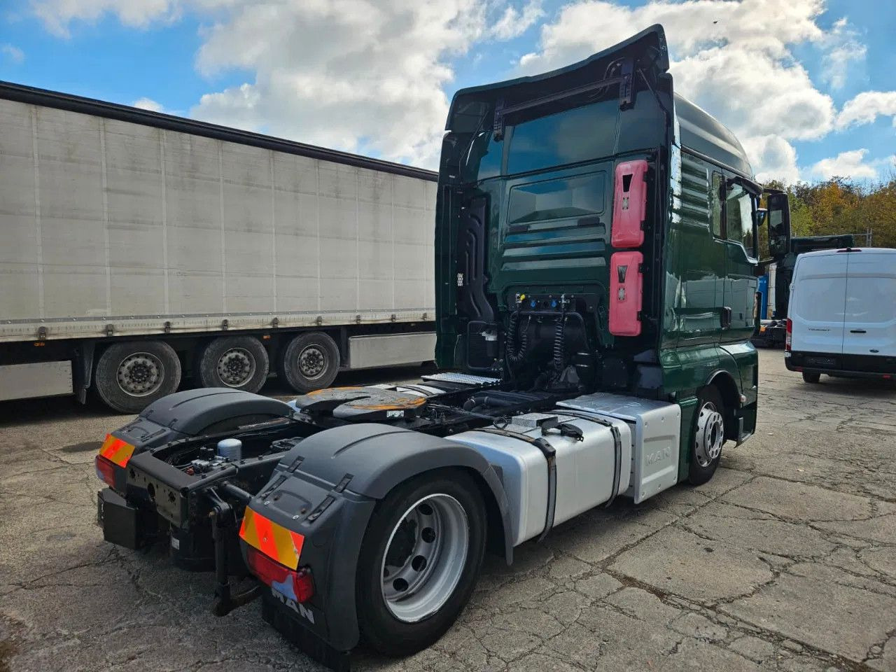 MAN TGX 18.470 XLX-Mega-Retarder-Standklima 4 units - Tracteur routier: photos 4 MAN TGX 18.470 XLX-Mega-Retarder-Standklima 4 units - Tracteur routier: photos 4