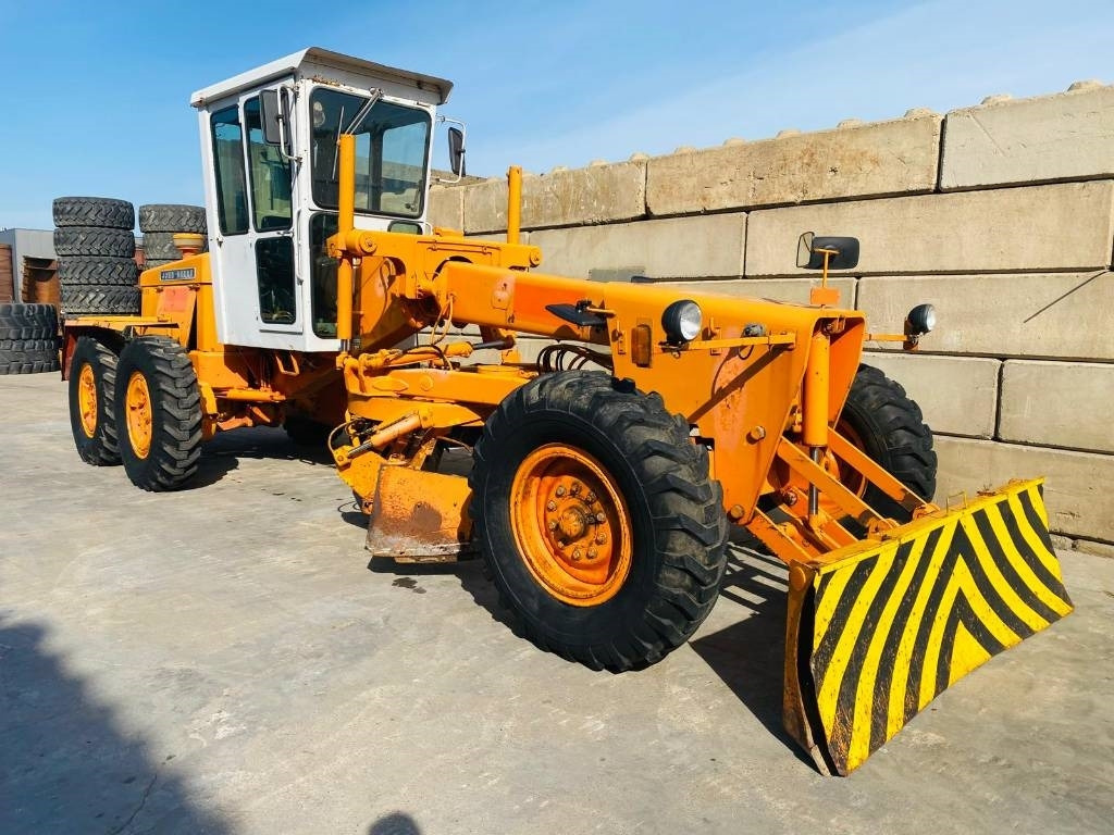 John Deere 570 A - Niveleuse: photos 4 John Deere 570 A - Niveleuse: photos 4