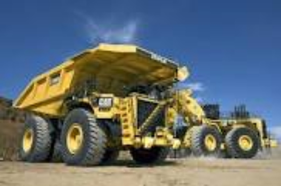 Baumaschinen- / Landmaschinen- Mechaniker Vollzeit / Teilzeit - Tombereau rigide: photos 1 Baumaschinen- / Landmaschinen- Mechaniker Vollzeit / Teilzeit - Tombereau rigide: photos 1