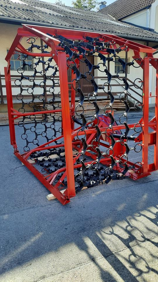 Wiesenegge 6 - 8m Wiesenstriegel Wiesenschleppe Schlepper - Herse à chaîne: photos 4 Wiesenegge 6 - 8m Wiesenstriegel Wiesenschleppe Schlepper - Herse à chaîne: photos 4