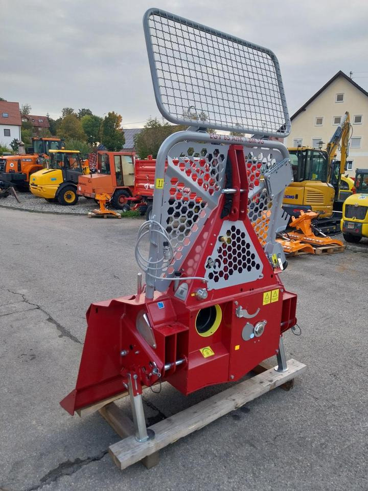 Neue Forstseilwinde Seilwinde Tajfun EGV 65 AHK SG Funk 35 45 55 - Treuil pour Matériel forestier: photos 3 Neue Forstseilwinde Seilwinde Tajfun EGV 65 AHK SG Funk 35 45 55 - Treuil pour Matériel forestier: photos 3