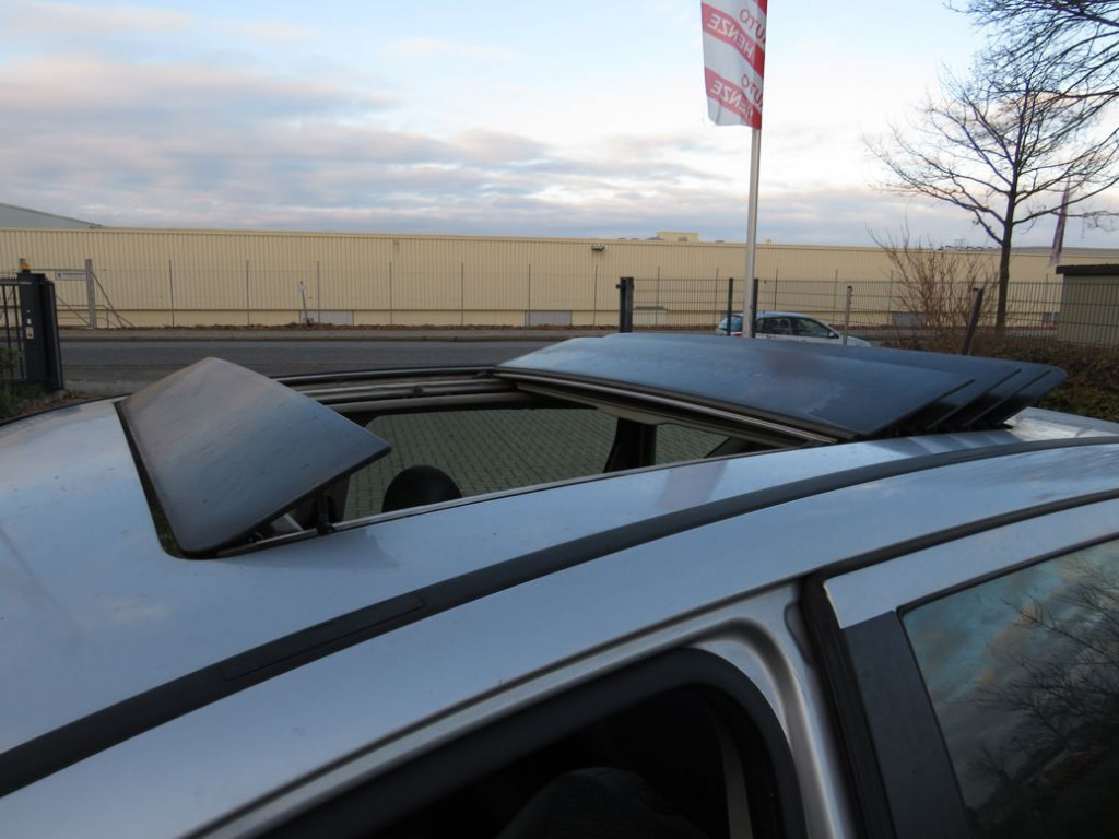 MERCEDES-BENZ A-Klasse 200 Avantgarde PKW - Camion: photos 4 MERCEDES-BENZ A-Klasse 200 Avantgarde PKW - Camion: photos 4