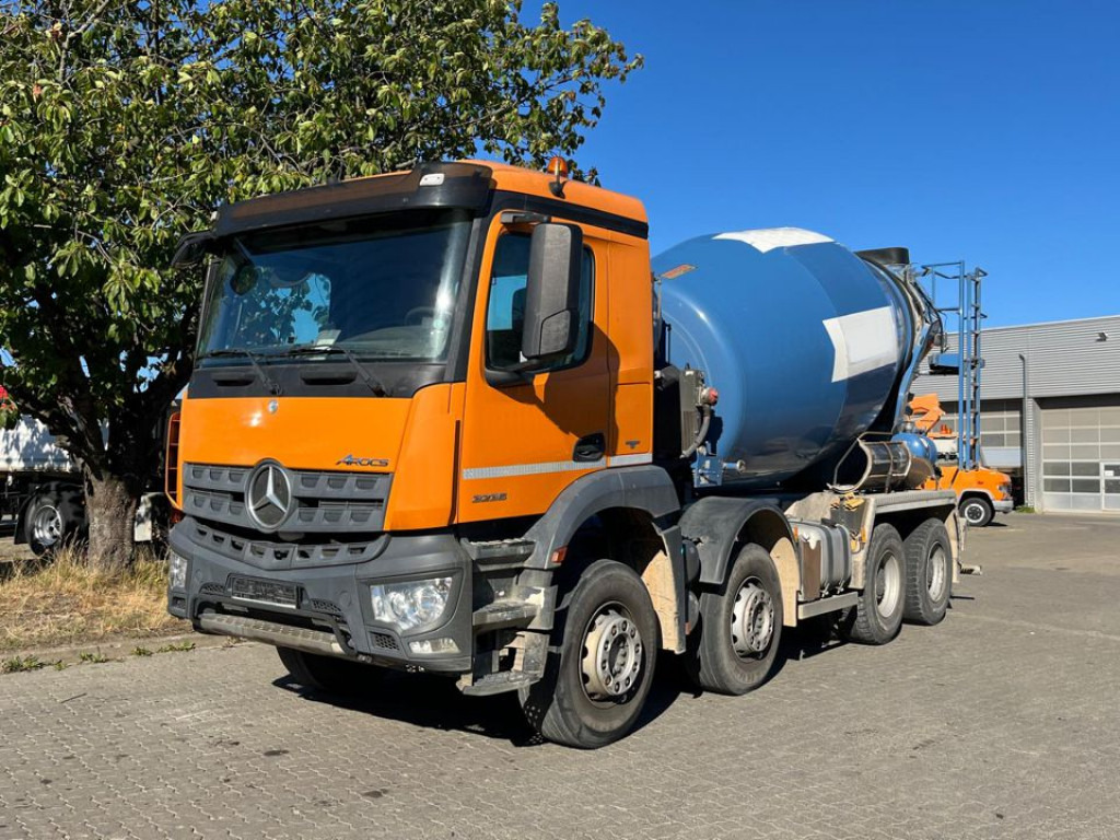 MERCEDES-BENZ Arocs 3236 8x4 Betonmischer Deutsch Top AP Achsen - Camion: photos 1 MERCEDES-BENZ Arocs 3236 8x4 Betonmischer Deutsch Top AP Achsen - Camion: photos 1