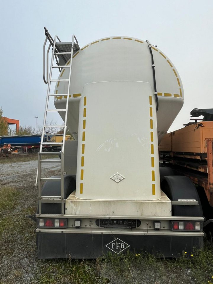 FELDBINDER Silo für Staub und Rieselgüter EUT 40.3 Auflieger Zement 40m³, Lenkachse - Citerne pulvérulente: photos 4 FELDBINDER Silo für Staub und Rieselgüter EUT 40.3 Auflieger Zement 40m³, Lenkachse - Citerne pulvérulente: photos 4