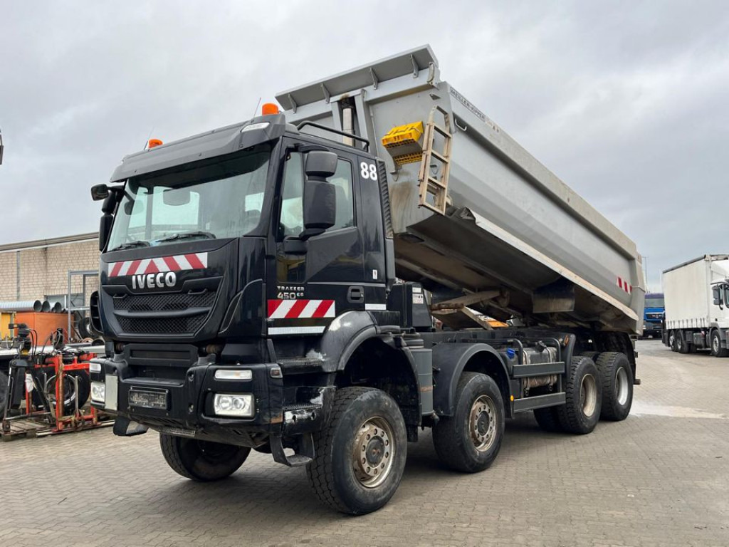 IVECO-MAGIRUS TRACKER AD450TW 4 Achs Muldenkipper Meiller - Tombereau: photos 1 IVECO-MAGIRUS TRACKER AD450TW 4 Achs Muldenkipper Meiller - Tombereau: photos 1
