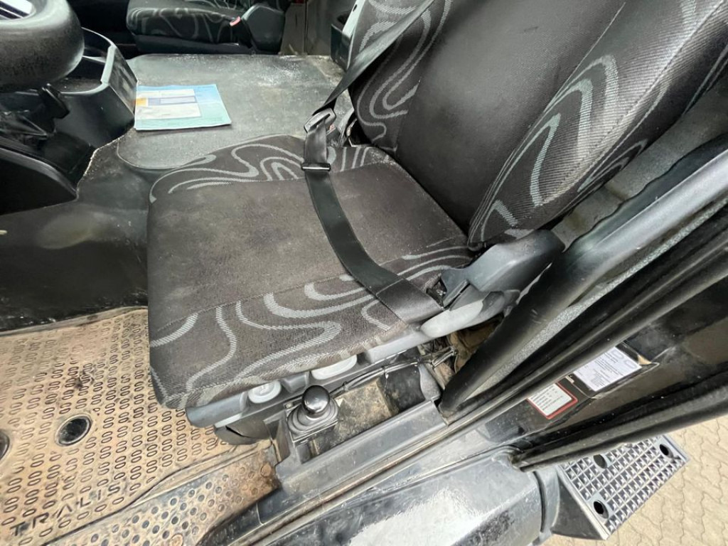 IVECO-MAGIRUS TRACKER AD450TW 4 Achs Muldenkipper Meiller - Tombereau: photos 3 IVECO-MAGIRUS TRACKER AD450TW 4 Achs Muldenkipper Meiller - Tombereau: photos 3