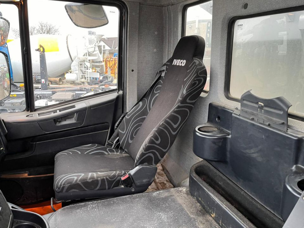 IVECO-MAGIRUS TRACKER AD450TW 4 Achs Muldenkipper Meiller - Tombereau: photos 2 IVECO-MAGIRUS TRACKER AD450TW 4 Achs Muldenkipper Meiller - Tombereau: photos 2