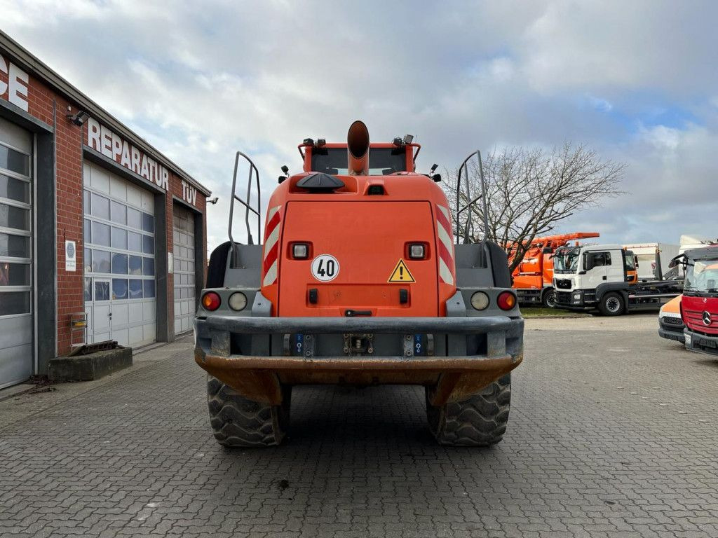 Liebherr Radlader L 566 Radlader - Chargeuse sur pneus: photos 4 Liebherr Radlader L 566 Radlader - Chargeuse sur pneus: photos 4