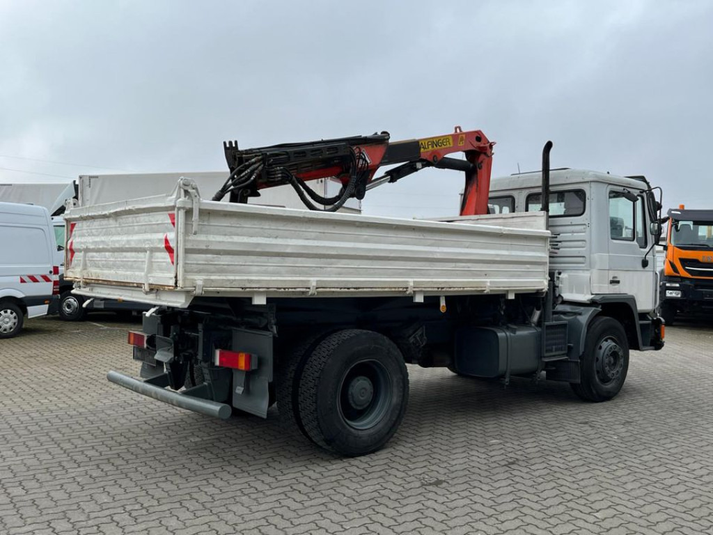 MAN MAN F90 2-Achs Kipper Kran 18.232 FK Palf. PK 8000 - Camion benne, Camion grue: photos 4 MAN MAN F90 2-Achs Kipper Kran 18.232 FK Palf. PK 8000 - Camion benne, Camion grue: photos 4