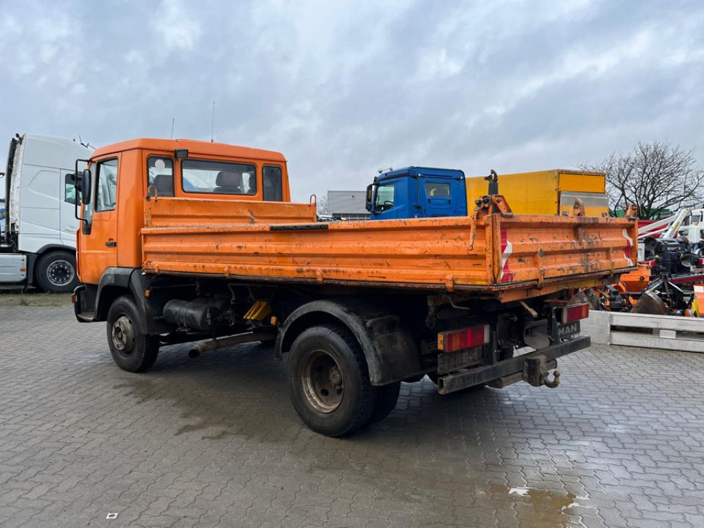 MAN MAN LE 2-Achs Kipper 8.180 K Meiller - Camion benne: photos 4 MAN MAN LE 2-Achs Kipper 8.180 K Meiller - Camion benne: photos 4
