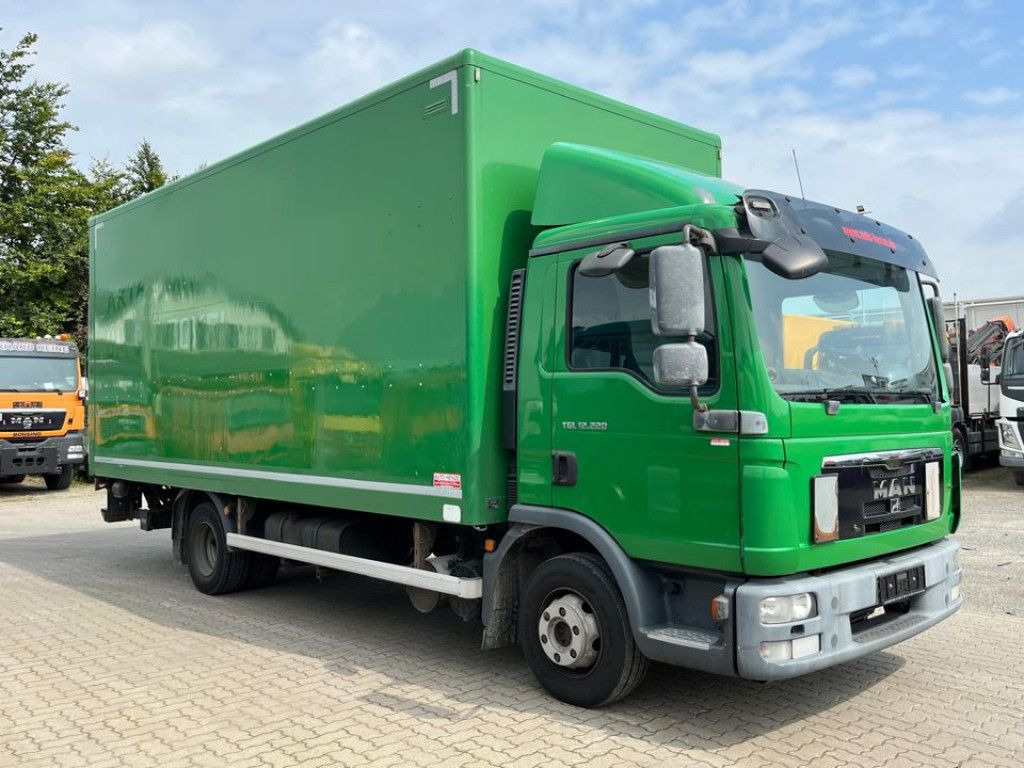 MAN TG-L 12.220 4x2 BL Standardkoffer LBW LBW 1.5 to - Camion fourgon: photos 2 MAN TG-L 12.220 4x2 BL Standardkoffer LBW LBW 1.5 to - Camion fourgon: photos 2