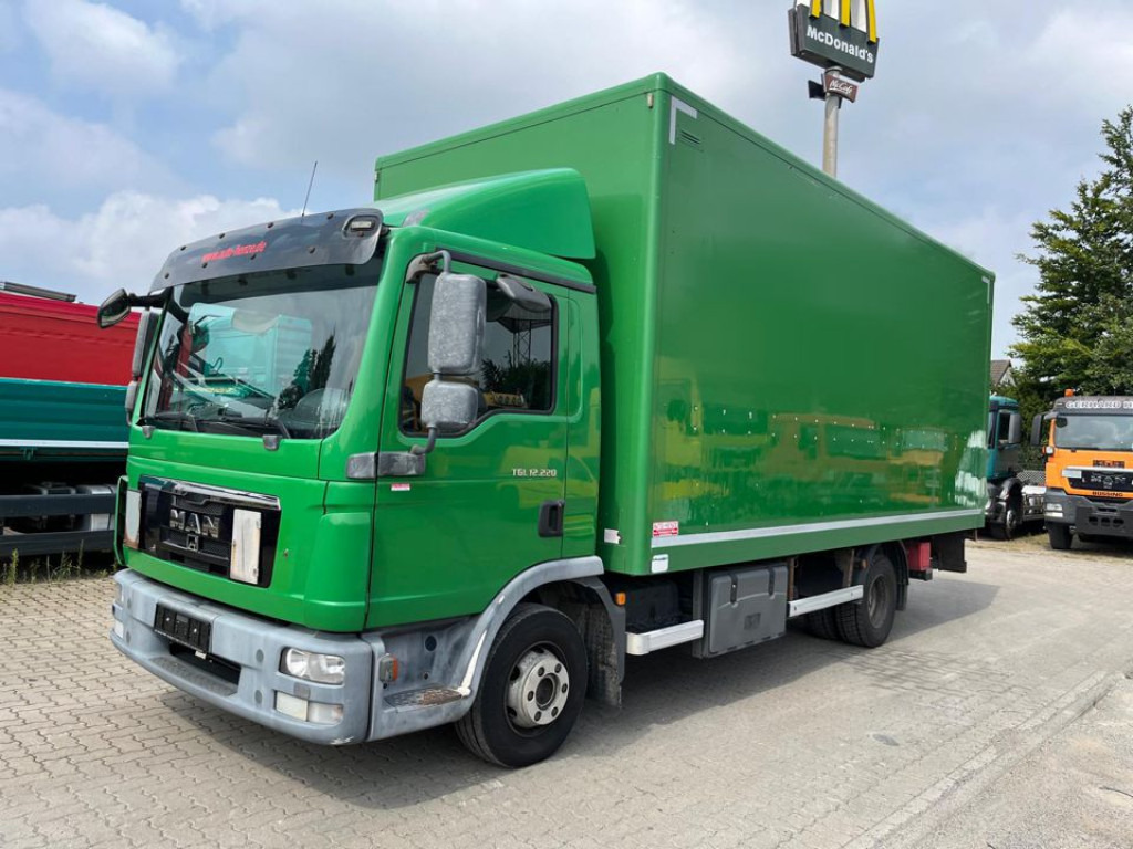MAN TG-L 12.220 4x2 BL Standardkoffer LBW LBW 1.5 to - Camion fourgon: photos 1 MAN TG-L 12.220 4x2 BL Standardkoffer LBW LBW 1.5 to - Camion fourgon: photos 1