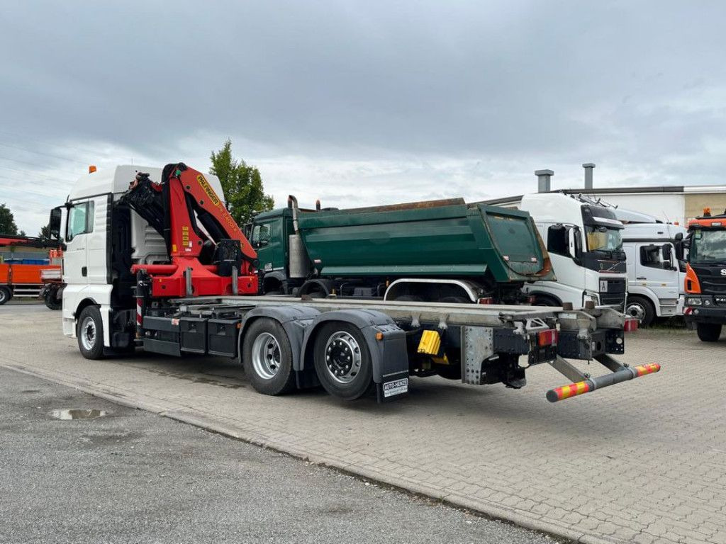 MAN TG-X 26.460 6x2-2 BL Pritsche Kran PK 24.001/Fun - Camion plateau, Camion grue: photos 4 MAN TG-X 26.460 6x2-2 BL Pritsche Kran PK 24.001/Fun - Camion plateau, Camion grue: photos 4