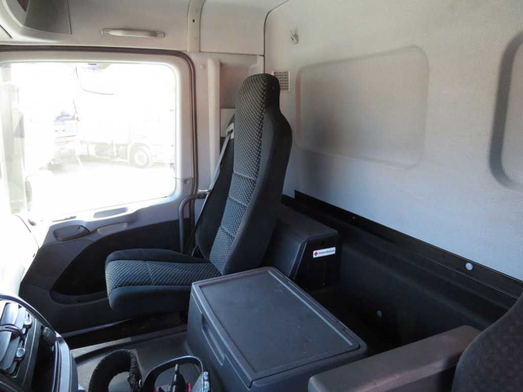 MERCEDES-BENZ Actros 2541 L6x2 Pritsche Heckkran Funk - Camion plateau, Camion grue: photos 3 MERCEDES-BENZ Actros 2541 L6x2 Pritsche Heckkran Funk - Camion plateau, Camion grue: photos 3