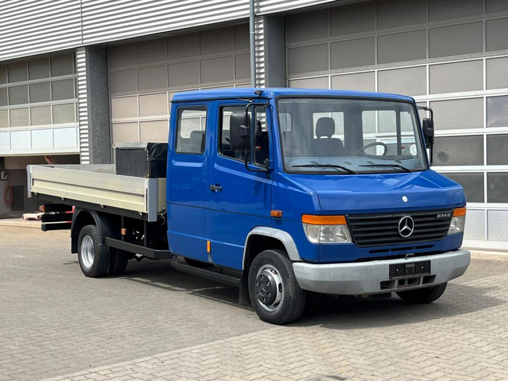 MERCEDES-BENZ Vario 614 D Pritsche Doppelkabine LKW Motor 4.3 Ltr. - Utilitaire plateau, Utilitaire double cabine: photos 2 MERCEDES-BENZ Vario 614 D Pritsche Doppelkabine LKW Motor 4.3 Ltr. - Utilitaire plateau, Utilitaire double cabine: photos 2