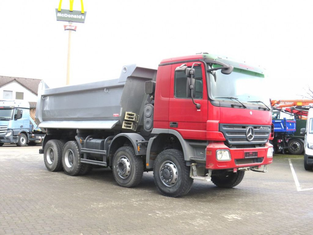 Mercedes-Benz Actros 4141 8x6 4 Achs Muldenkipper Kupplung, 1. - Camion benne: photos 2 Mercedes-Benz Actros 4141 8x6 4 Achs Muldenkipper Kupplung, 1. - Camion benne: photos 2