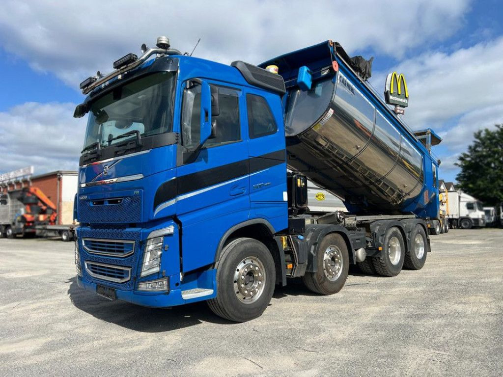 Volvo FH 500 8x4 TR 4 Achs Muldenkipper Carnehl Hardox - Camion multibenne: photos 1 Volvo FH 500 8x4 TR 4 Achs Muldenkipper Carnehl Hardox - Camion multibenne: photos 1