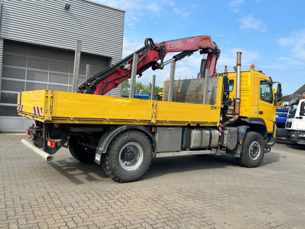 Volvo FM 330 4x4 Pritsche Kran Singelreifen Funkfernbe - Camion plateau, Camion grue: photos 4 Volvo FM 330 4x4 Pritsche Kran Singelreifen Funkfernbe - Camion plateau, Camion grue: photos 4