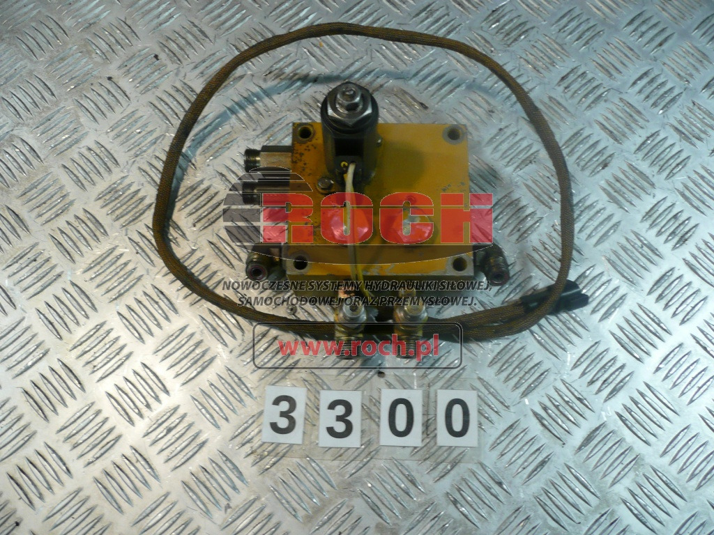 CATERPILLAR - 1 SEKCYJNY + SKY5P-12-D - Valve hydraulique: photos 1 CATERPILLAR - 1 SEKCYJNY + SKY5P-12-D - Valve hydraulique: photos 1