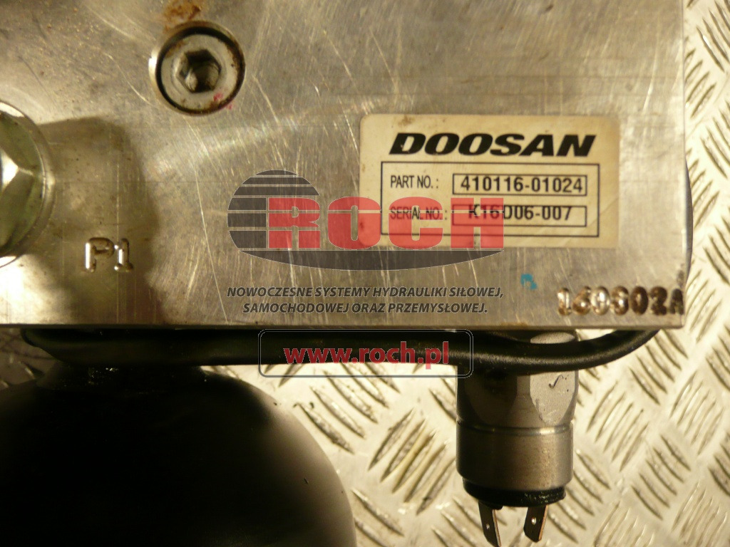 DOOSAN 410116-01024 160302A + 770-724 1CD-6 24VDC 26,2 OHM +  HYDAC 0,75L - Valve hydraulique: photos 2 DOOSAN 410116-01024 160302A + 770-724 1CD-6 24VDC 26,2 OHM +  HYDAC 0,75L - Valve hydraulique: photos 2