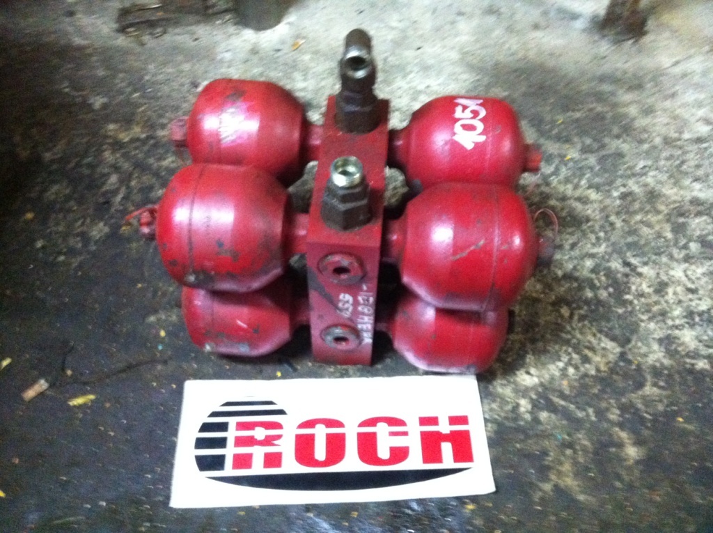 HYDAC 474054 7621 477 + HYDROAKUMULATORY 0,75L - Valve hydraulique pour Chargeuse sur pneus: photos 1 HYDAC 474054 7621 477 + HYDROAKUMULATORY 0,75L - Valve hydraulique pour Chargeuse sur pneus: photos 1