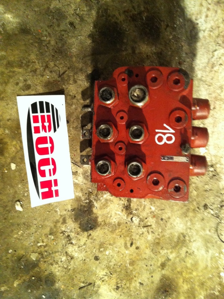 O&K 1129485 - 3 SEKCYJNY - Valve hydraulique pour Engins de chantier: photos 1 O&K 1129485 - 3 SEKCYJNY - Valve hydraulique pour Engins de chantier: photos 1