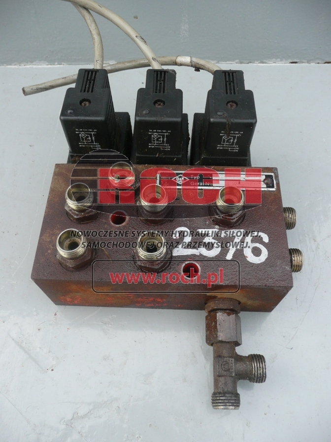 O&K 4523346 0102 MK060020 - 3 SEKCYJNY + 02-178067 24VDC - Valve hydraulique pour Chargeuse sur pneus: photos 1 O&K 4523346 0102 MK060020 - 3 SEKCYJNY + 02-178067 24VDC - Valve hydraulique pour Chargeuse sur pneus: photos 1