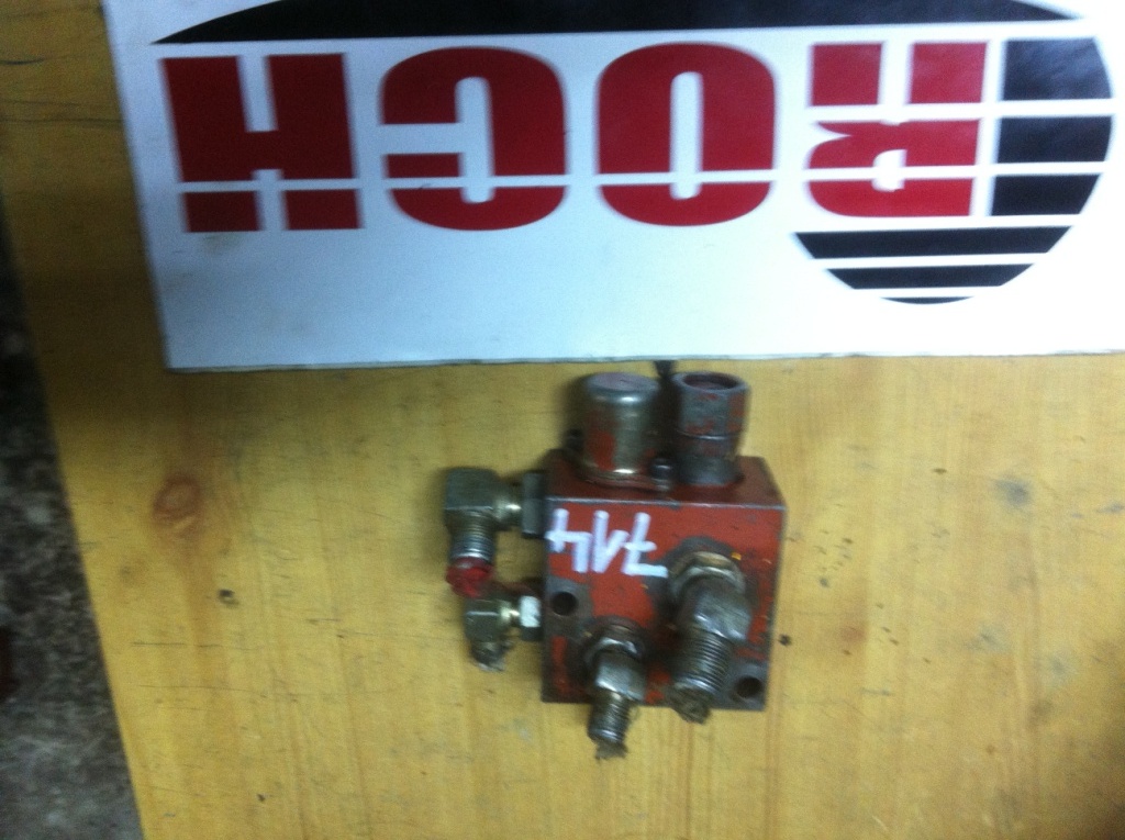 S0K, Y0K - Valve hydraulique pour Engins de chantier: photos 1 S0K, Y0K - Valve hydraulique pour Engins de chantier: photos 1