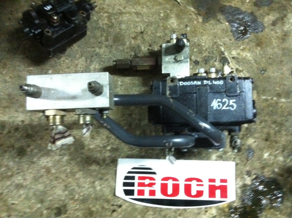 SAUER DANFOSS OSQ B8 150F0127 - 1 SEKCYJNY + BXP14374-01G 147901 0605 - Valve hydraulique pour Chargeuse sur pneus: photos 1 SAUER DANFOSS OSQ B8 150F0127 - 1 SEKCYJNY + BXP14374-01G 147901 0605 - Valve hydraulique pour Chargeuse sur pneus: photos 1