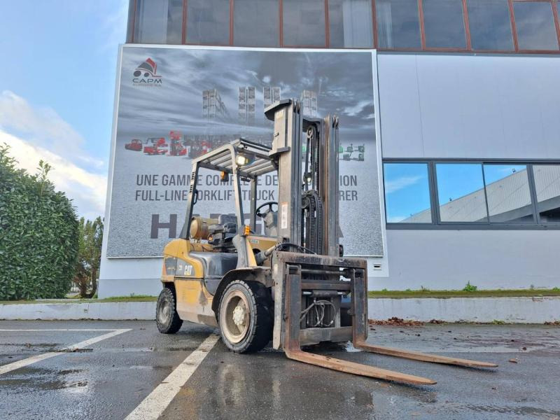 Caterpillar GP30NT - Chariot élévateur à gaz: photos 2 Caterpillar GP30NT - Chariot élévateur à gaz: photos 2