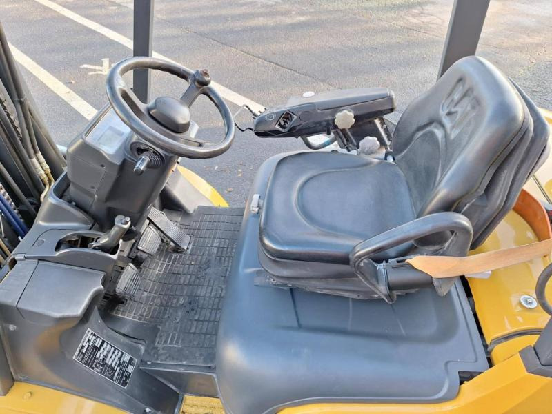 Chariot élévateur à gaz Caterpillar GP30NTD: photos 15 Chariot élévateur à gaz Caterpillar GP30NTD: photos 15