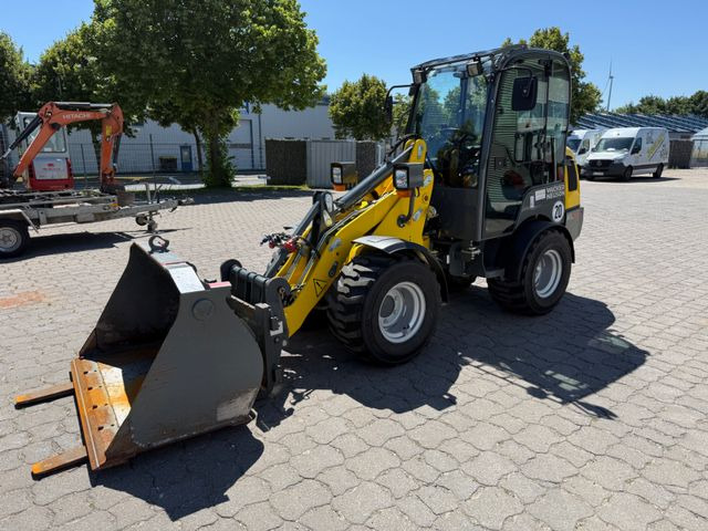 Wacker WL 25, Bj 23, 210 BH, Breitreifen Schaufel Gabel - Chargeuse sur pneus: photos 1 Wacker WL 25, Bj 23, 210 BH, Breitreifen Schaufel Gabel - Chargeuse sur pneus: photos 1