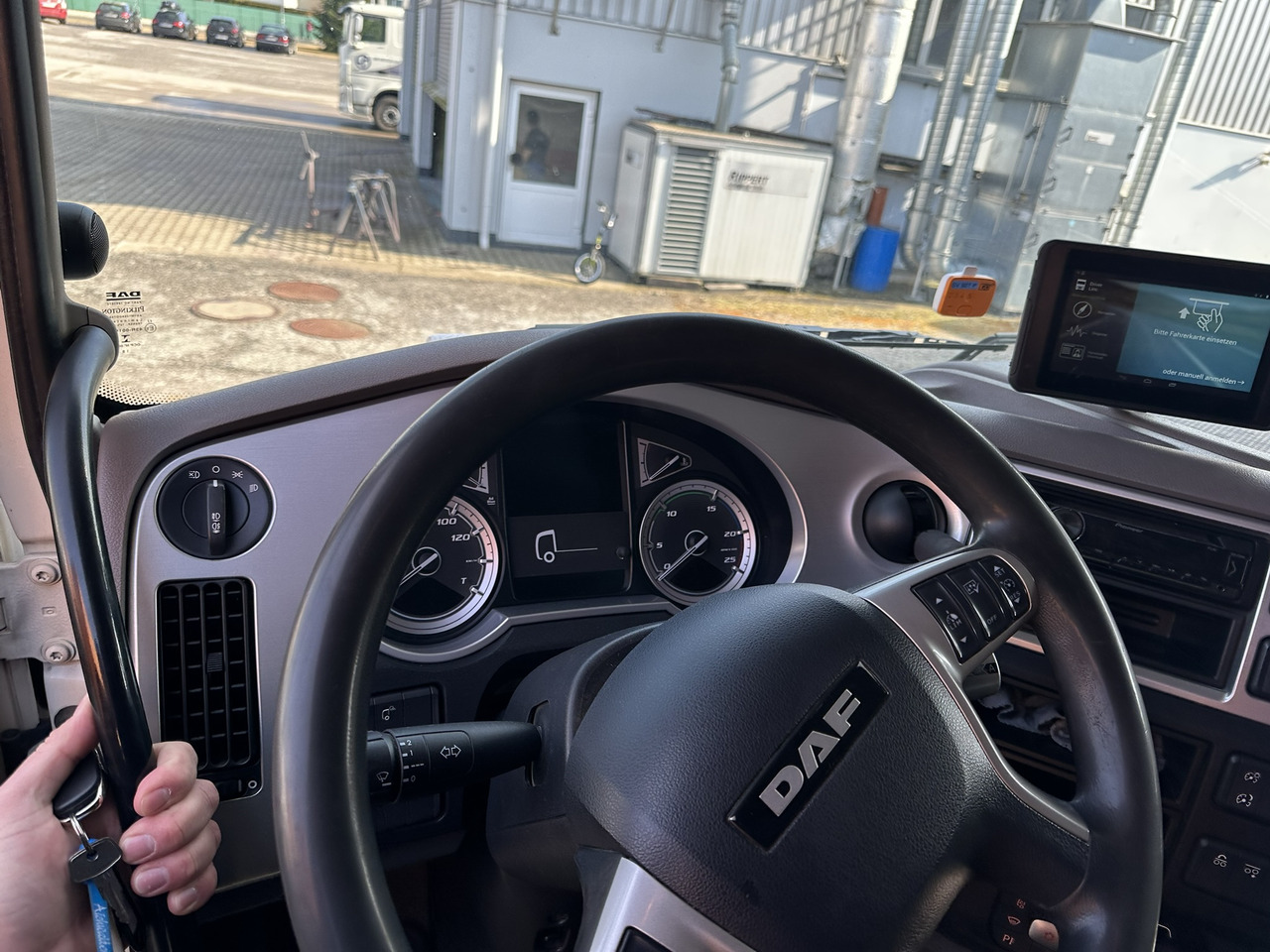 DAF XF 480 FAN mit FASSI Kran ohne Anhänger — crédit-bail DAF XF 480 FAN mit FASSI Kran ohne Anhänger: photos 9