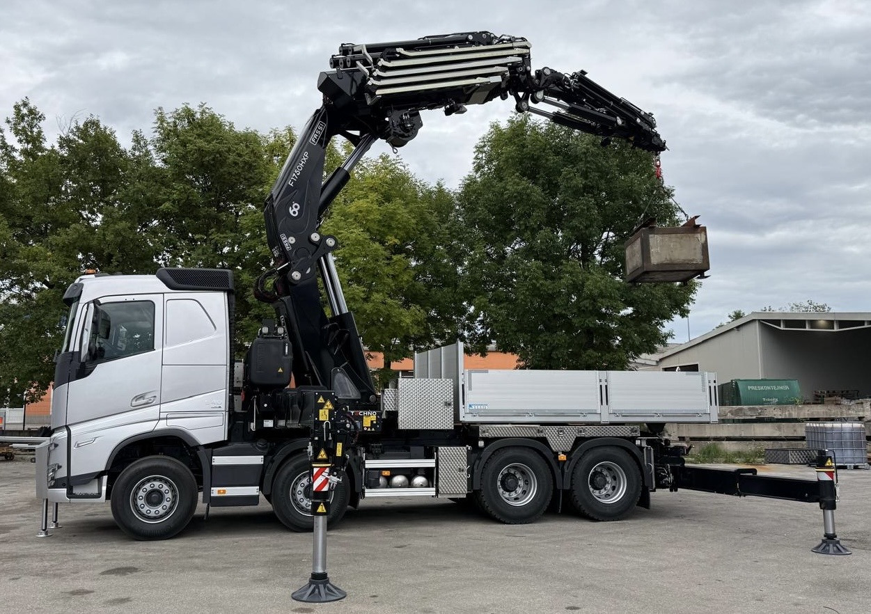VOLVO Hiab Palfinger Fassi F1750-8 JIB-6 - Camion grue: photos 1 VOLVO Hiab Palfinger Fassi F1750-8 JIB-6 - Camion grue: photos 1